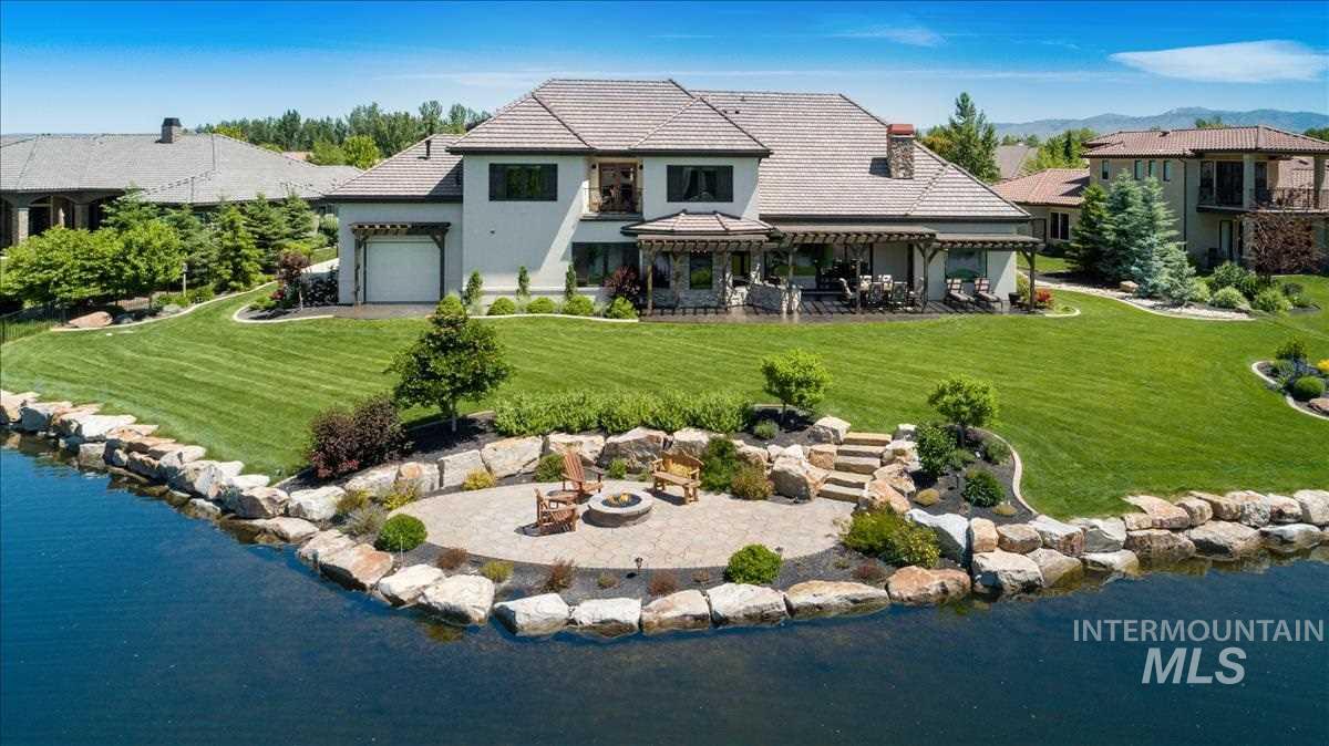 Spacious Waterfront Home in Eagle, Idaho with Amazing Features Haven Lifestyles