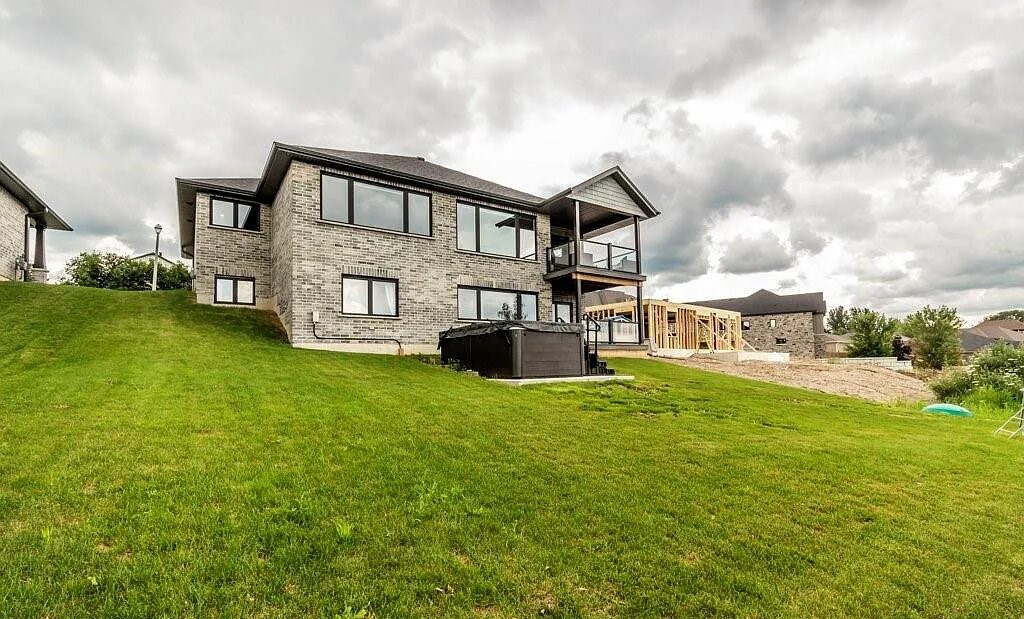 Embrace Tranquil Living Your Dream Home Awaits in Drayton, Ontario