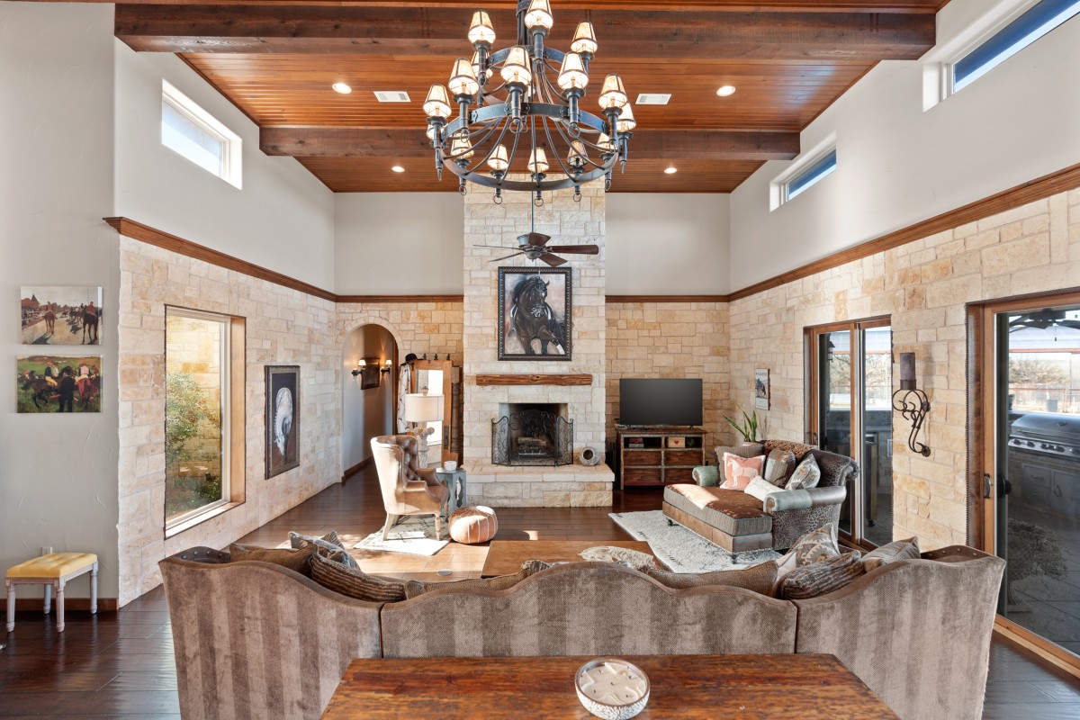 Sprawling Equestrian Estate Steeped in Texas Scenery - Haven Lifestyles