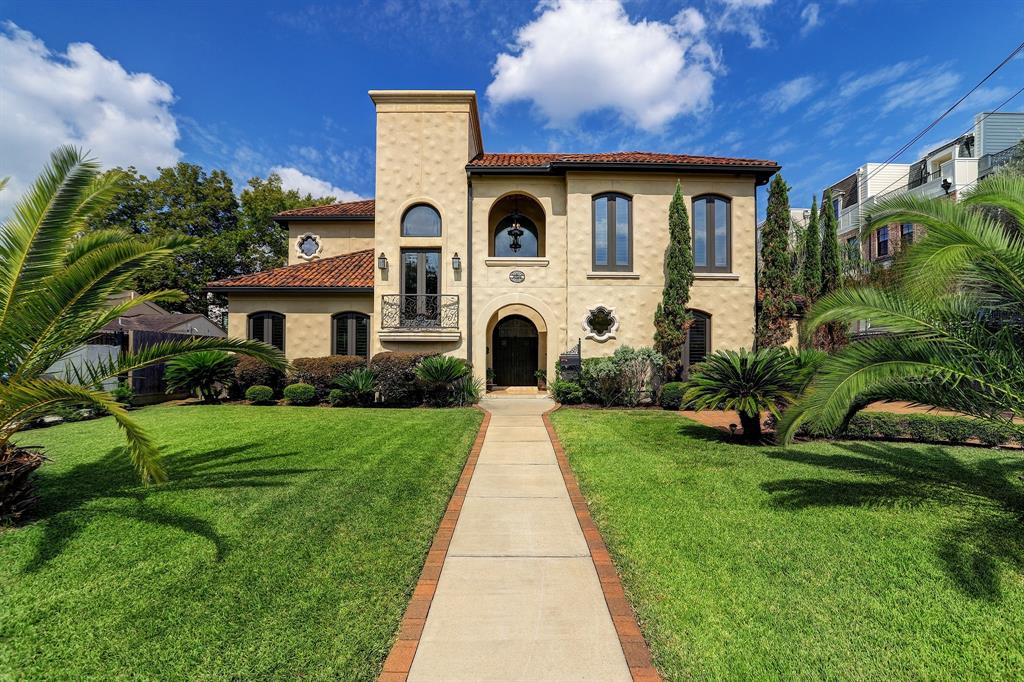 10 Homes with Stunning Pools in Houston Haven Lifestyles