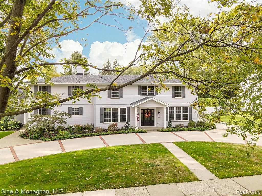 5 Amazing Homes in Grosse Point Park & Gross Point Farms Haven Lifestyles