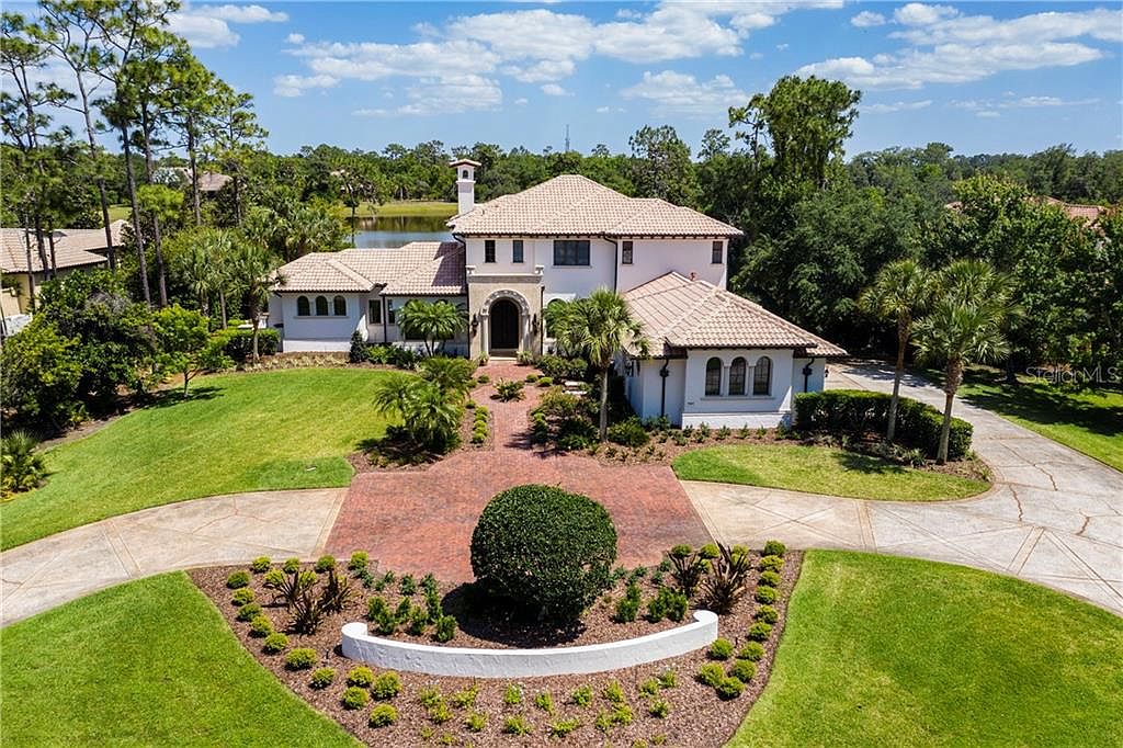 4 Sprawling Homes with Exceptional Pools in Orlando Haven Lifestyles