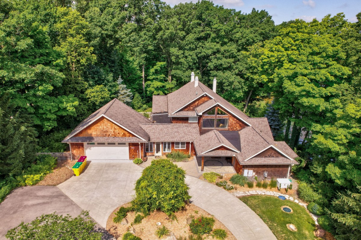 Chalet-Style Living Along the Cass River: A Private Estate in Michigan’s Countryside
