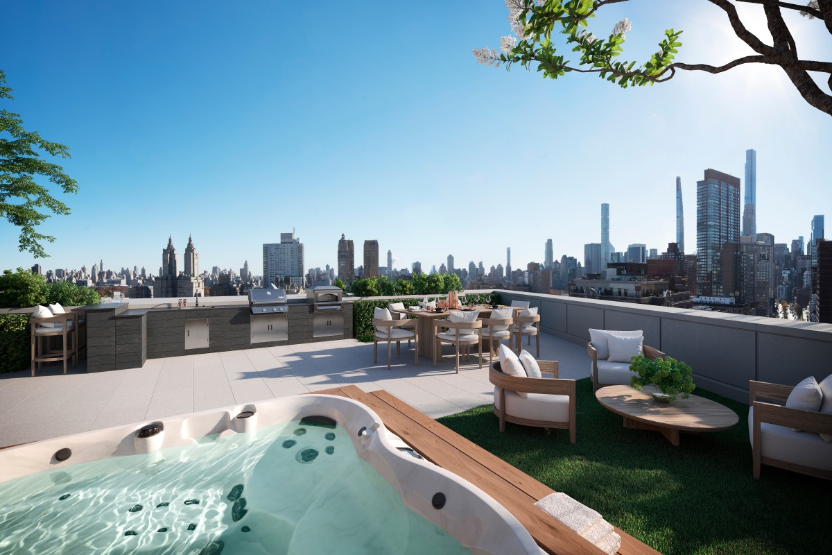 Skyline Serenity: NYC Penthouses That Redefine Indoor-Outdoor Living ...