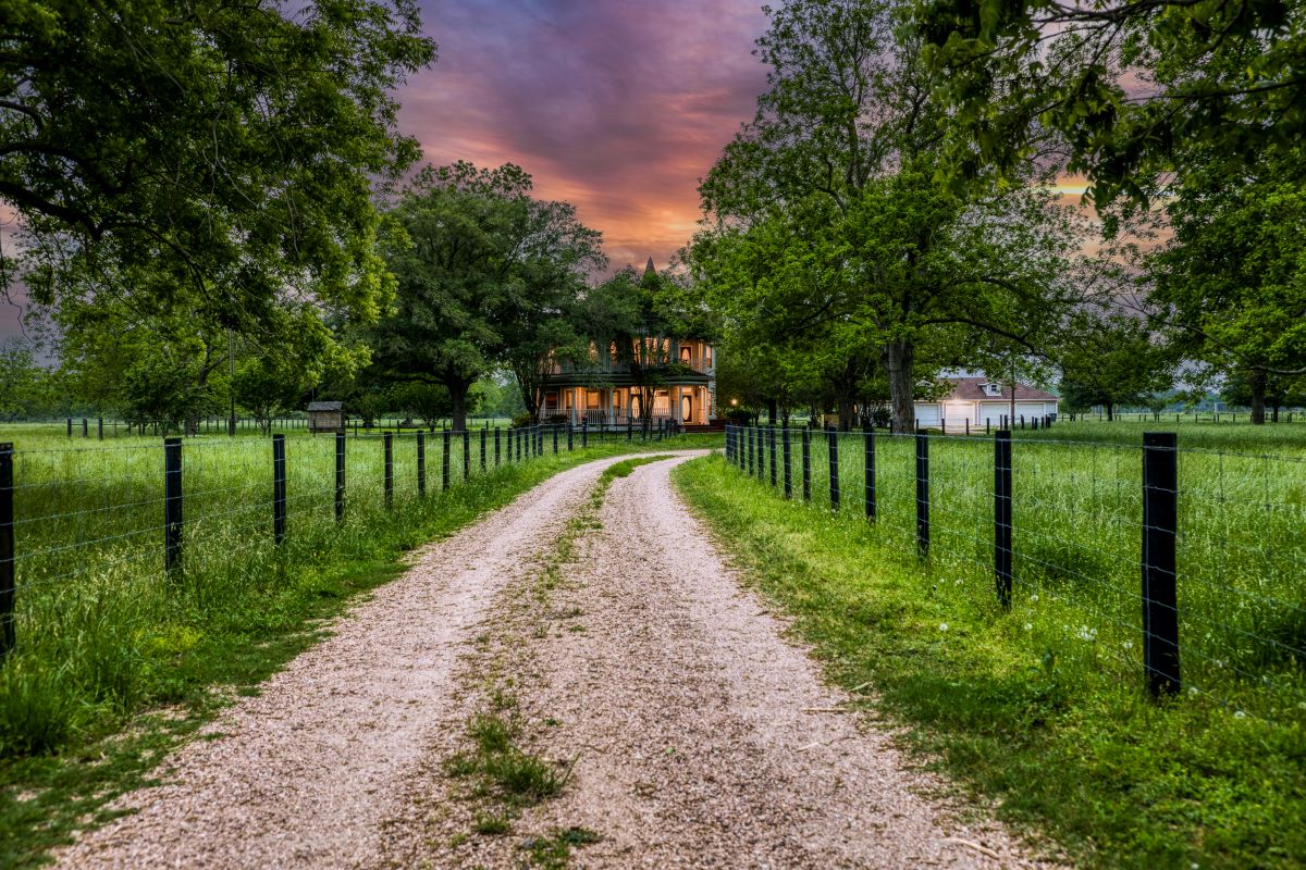 267-Acre Historic Texas Riverfront Ranch Hits the Market for $5.25 ...
