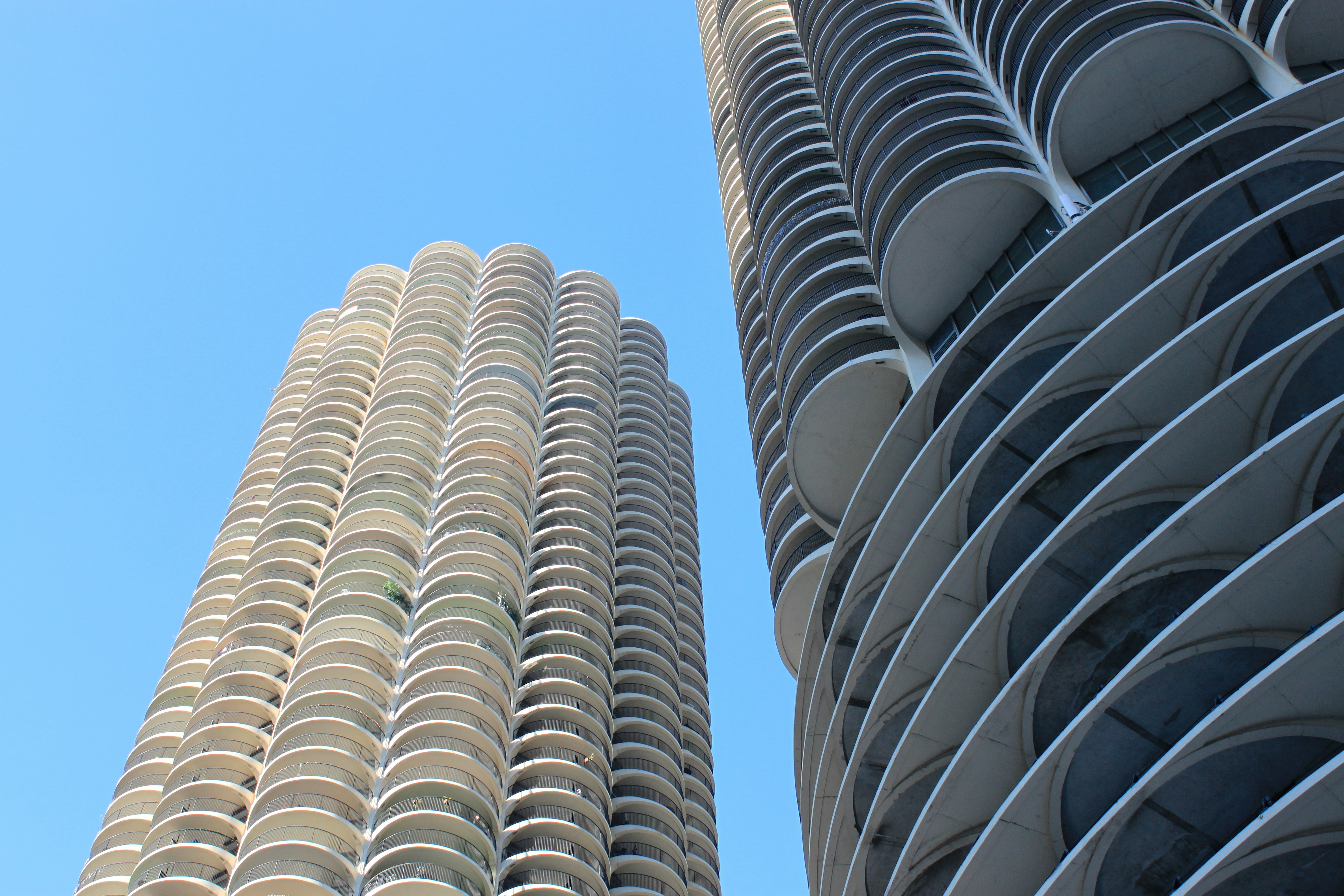 The Unique Style and History of Marina City: Chicago’s “Corn Cob” Towers