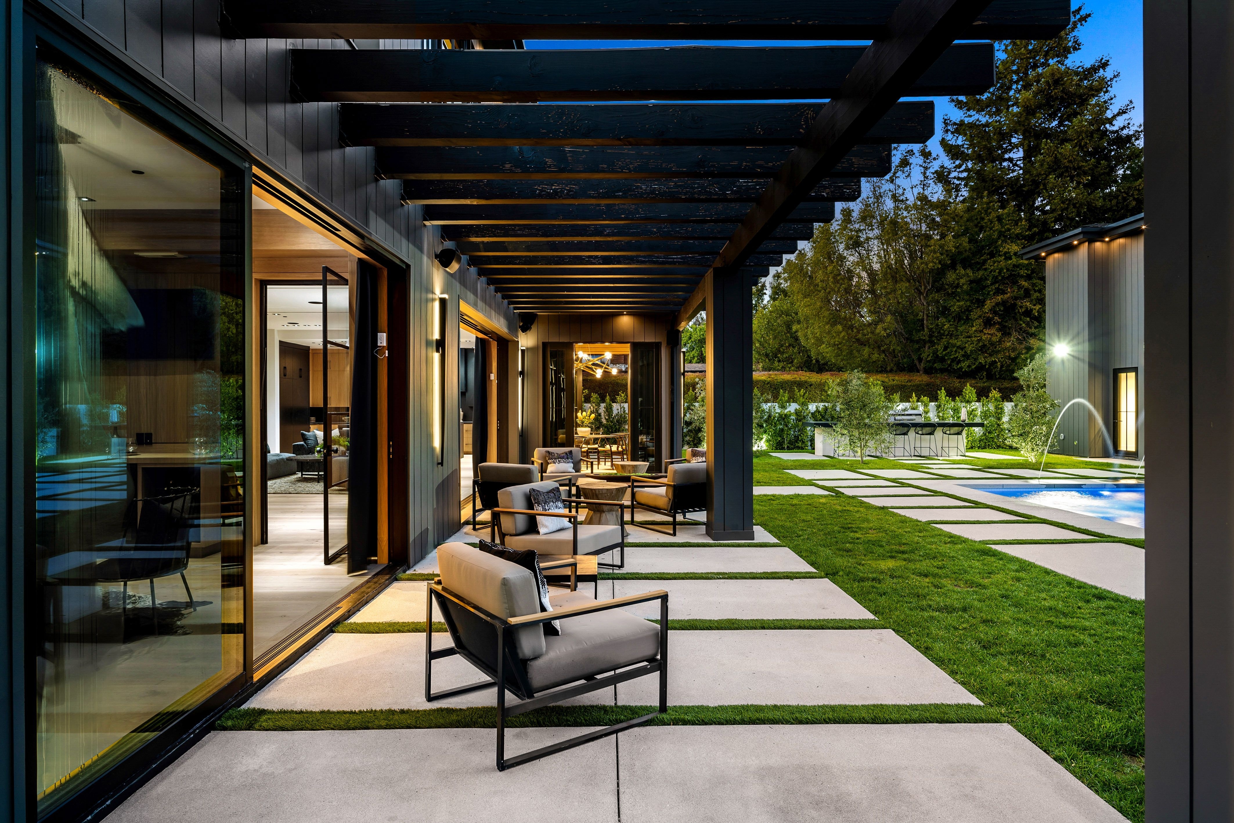 Elevate Your Virginia Backyard: This Year’s Top Design Trends