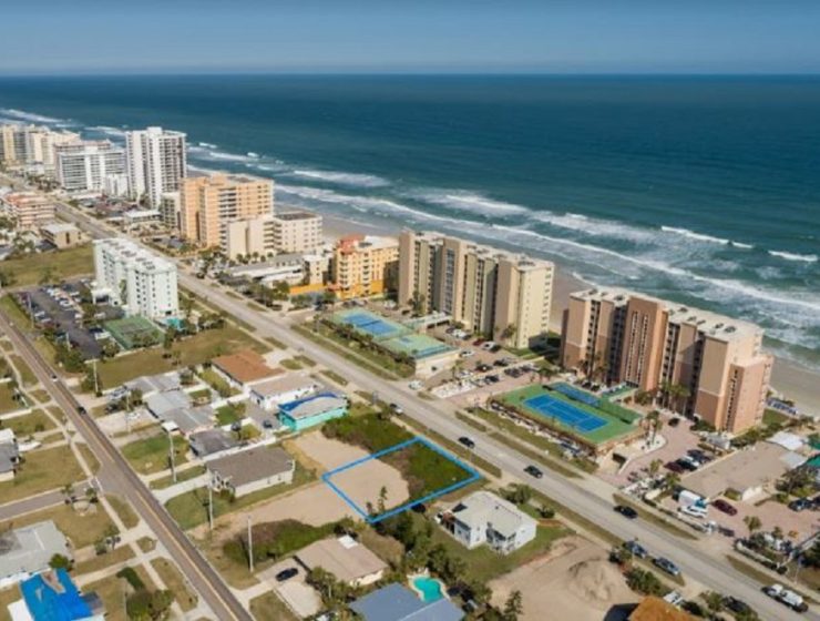 9 Exceptional Florida Waterfront Properties on the Market
