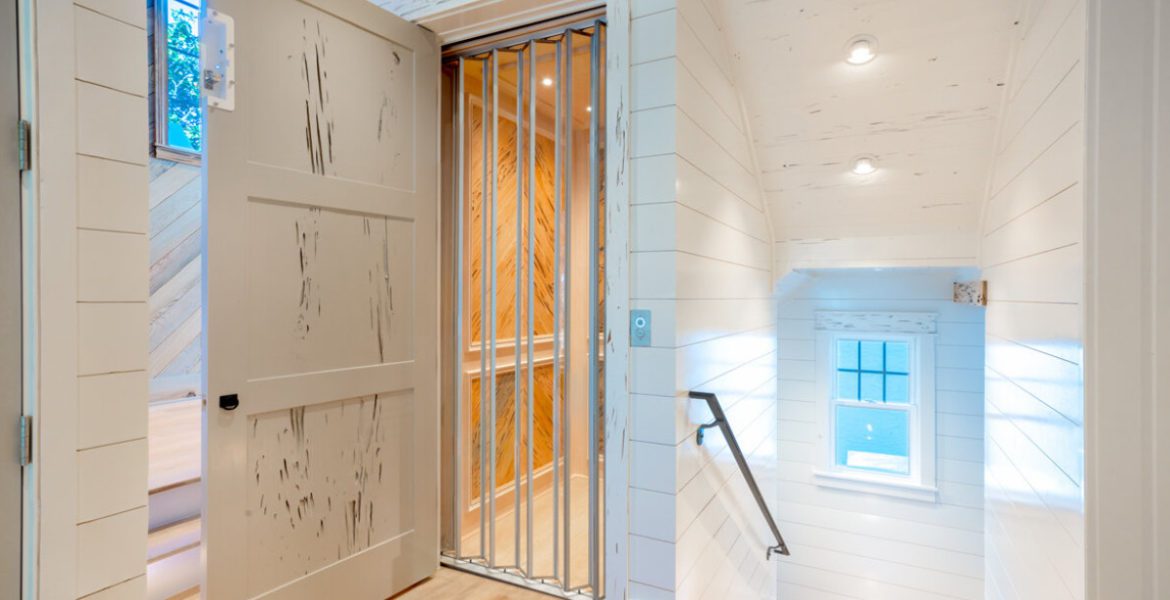 Luxe Home Elevators